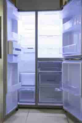 三层冰箱各层功能(三星三门冰箱，可以很好的保持三个独立的温度分区，精确设定温度)
