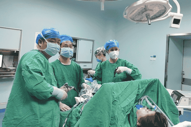 宁乡市人民医院成功实施首例腹腔镜袖状胃切除术（减重手术）