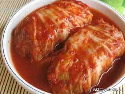 东北朝鲜族的传统美食“辣白菜”，当地人顿顿不离，如今大受欢迎