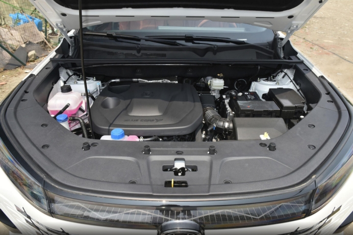比长安CS75PLUS不只省购置税：9.98万的插混SUV蓝电E5居然敢真的油电同价