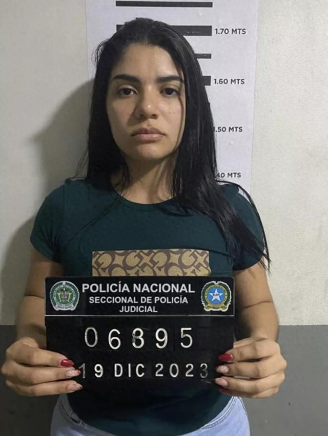 哥伦比亚美女毒贩突袭中落网，执法人员惊讶了，她是局长的女朋友