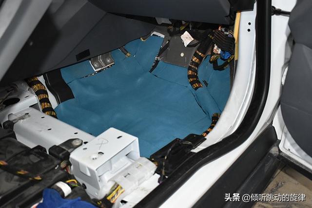 汽车隔音做哪里最管用?路虎汽车叶子板U型槽隔音降噪—佛山首指