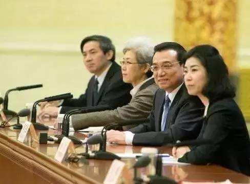 中国外交部“四大美女”翻译官,有颜有才,气质绝佳!