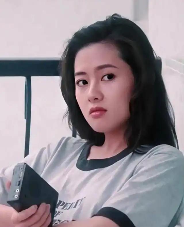 太美了!香港大尺度“三级片”《蜜桃成熟时》画面唯美,你看过吗
