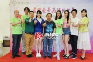 美女为救闺蜜献身(《罗曼蒂克消失史》长沙开机 湖南师大女生参演)
