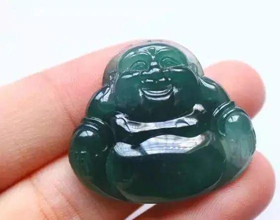 美女40000买下的翡翠原石，一刀切开全是裂和藓，结果超乎你想象