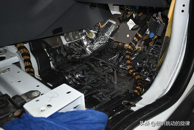汽车隔音做哪里最管用?路虎汽车叶子板U型槽隔音降噪—佛山首指