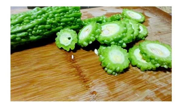 美女体内湿气重?千万管住自己的嘴,下面这4种食物别碰!