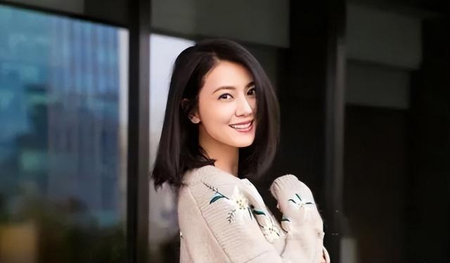 别以为脸上抹灰就是丑女了,论放得下身段,这9位才是扮丑教科书