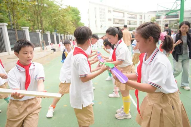 体育健身与视力防控相融合，小学举办“爱眼趣味运动会”