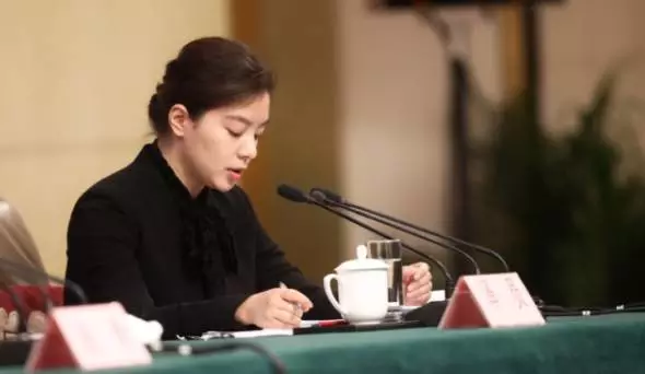 中国外交部“四大美女”翻译官,有颜有才,气质绝佳!