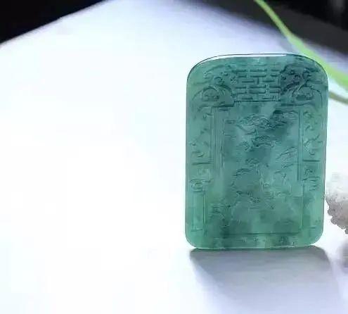 美女40000买下的翡翠原石，一刀切开全是裂和藓，结果超乎你想象
