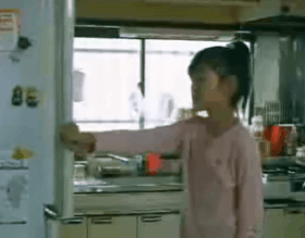 一组活久未见的照片,外国孕妇参加选美,身体腾空表演瑜伽