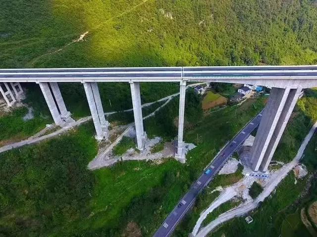今天,贵州这条高速公路正式通车,连接2个县