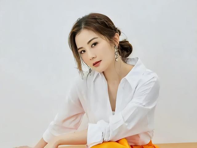 别以为脸上抹灰就是丑女了,论放得下身段,这9位才是扮丑教科书