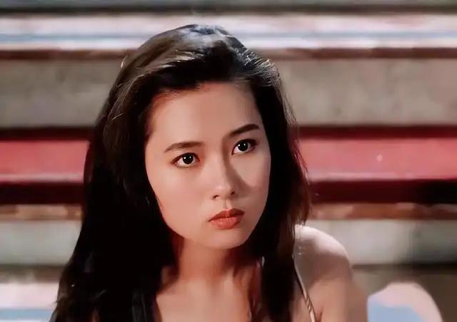 太美了!香港大尺度“三级片”《蜜桃成熟时》画面唯美,你看过吗