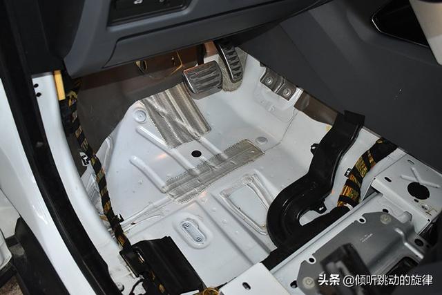 汽车隔音做哪里最管用?路虎汽车叶子板U型槽隔音降噪—佛山首指