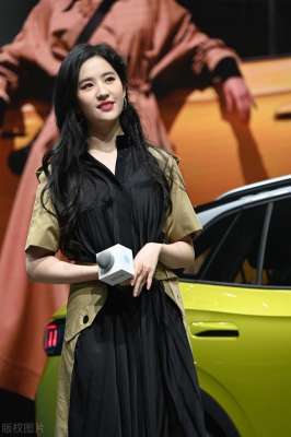 美女的脚香(漂亮的美女连脚都是香的)