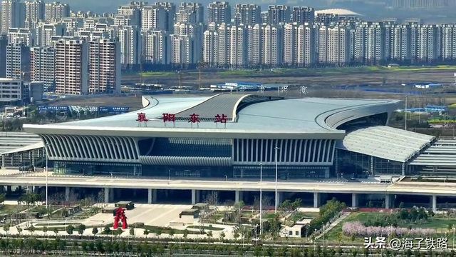 襄阳东站,为何又叫“汉口火车站襄阳候车厅”?