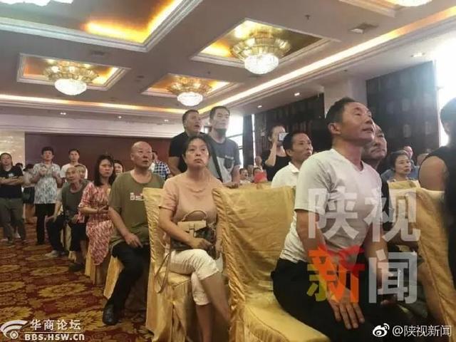 最陕西｜女子打出租被拒载 欲拍照投诉被司机一口痰吐在脸上