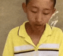 24岁空姐绰号“小野猫”,出轨男同事被男友抓包,场面凌乱不堪
