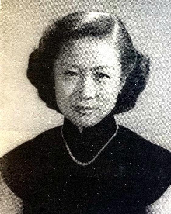 杨振宁精神矍铄与妻子合体亮相,44岁翁帆发福水肿,憔悴了不少