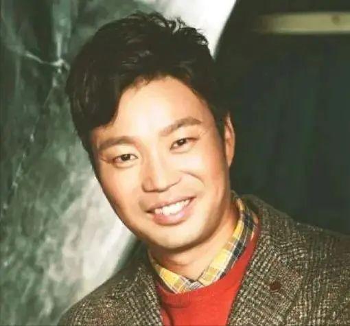 “老实人”王迅:抛弃人老珠黄的原配魏臻,娶小18岁娇妻后又出轨