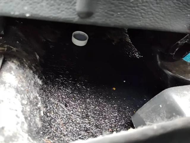200 多万买的豪车竟然漏水,好好的新车为什么会漏水啊?