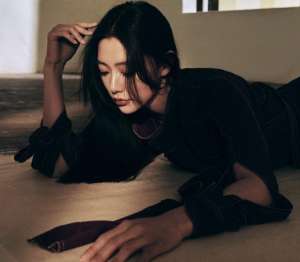 健身美女翘臀身材(“性感女神”克拉拉，又一次被身材圈粉，丰胸翘臀堪称人间尤物)