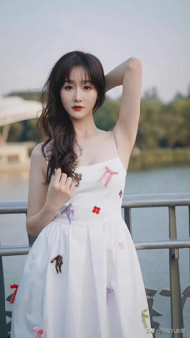 惊艳!11位腾讯体育美女主播身材爆表,比赛竟成配角?(附写真)