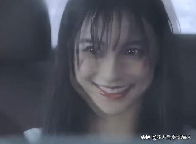 明明是美女,笑起来却很“恐怖”,这6位女星,不笑美艳一笑瘆人