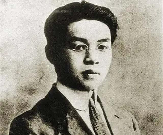 中国首位人体模特陈晓君:同学皆为她鞠躬,却被父亲打到卧床不起
