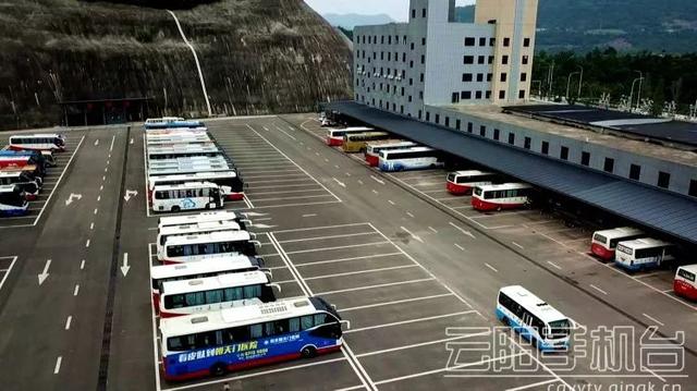这里可以坐云阳到万州高铁站的汽车!电话、价格这里有