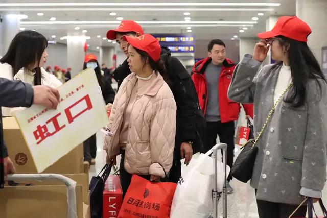 云南福贡村民讲述,上在上海务工的故事。