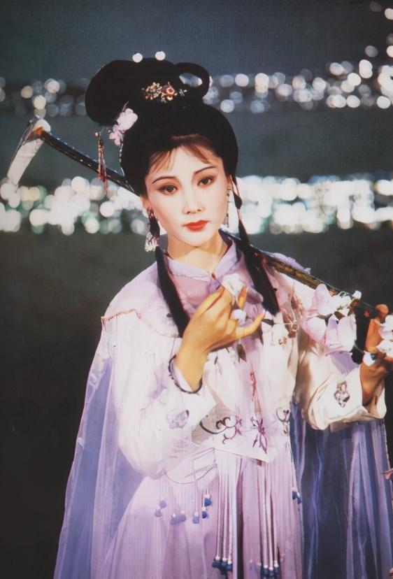 中国大陆10大美女影星,个个娇俏美丽、楚楚动人,你最喜欢谁?