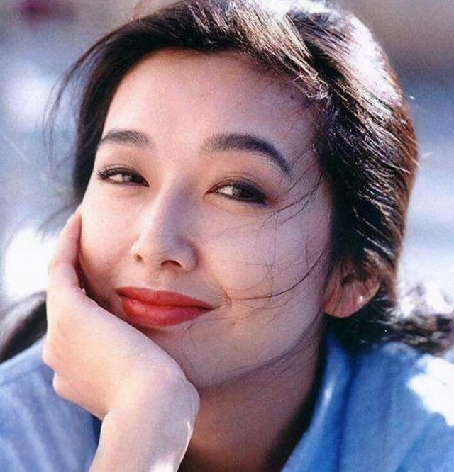 中国大陆10大美女影星,个个娇俏美丽、楚楚动人,你最喜欢谁?