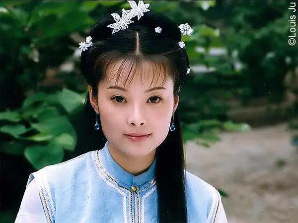 看够了雷同的双丫髻,明明编发、盘发和双马尾才是古装少女标配