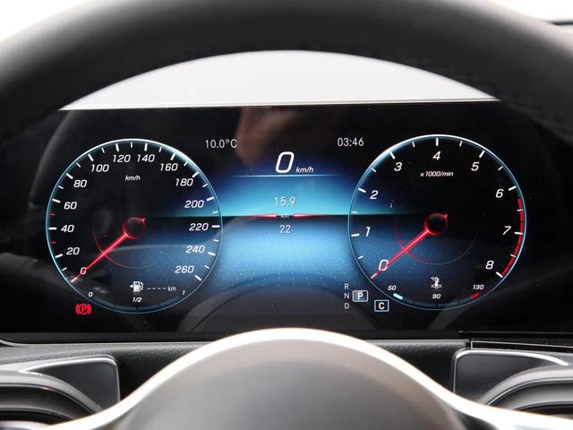 1.3T、7座SUV,三十多万买入门版奔驰GLB 200,值不值?