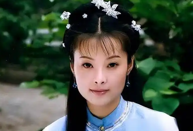 现在嫌她们丑,当年追成狗!这些发福的女明星,当年都是大美女