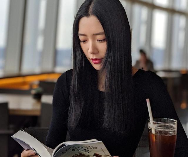 “性感女神”克拉拉,又一次被身材圈粉,丰胸翘臀堪称人间尤物