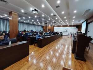 开平长沙汽车站(江门开平：强化安全护平安，公安交警走进客运站开展春运动员工作)