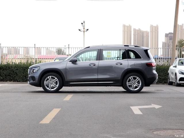 1.3T、7座SUV,三十多万买入门版奔驰GLB 200,值不值?