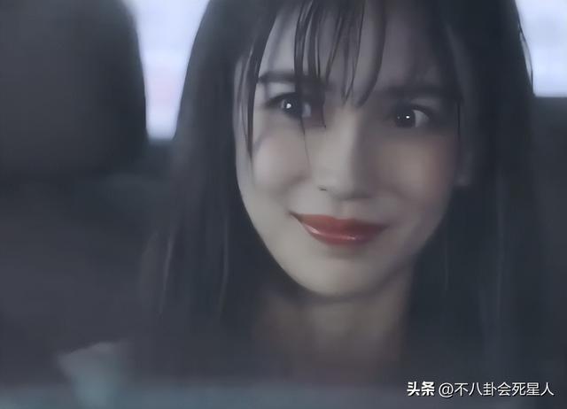 明明是美女,笑起来却很“恐怖”,这6位女星,不笑美艳一笑瘆人