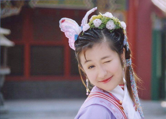 看够了雷同的双丫髻,明明编发、盘发和双马尾才是古装少女标配