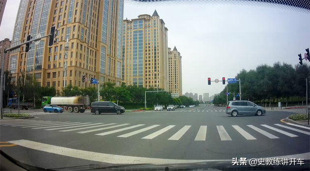 新手司机安装简易副刹车,真的安全吗?听听教练怎么说