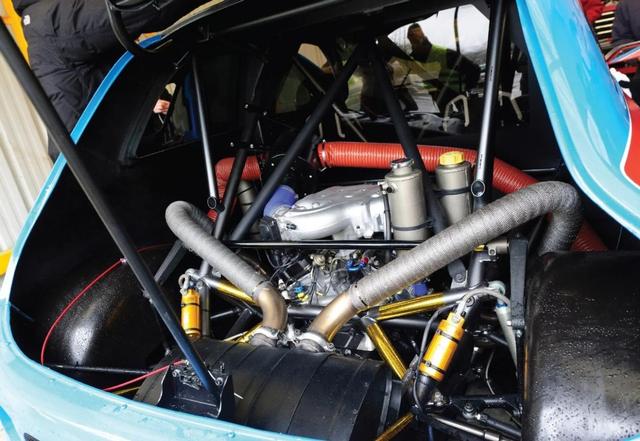盘点10款中置发动机的经典两厢车,高尔夫W12、标致205 T16等