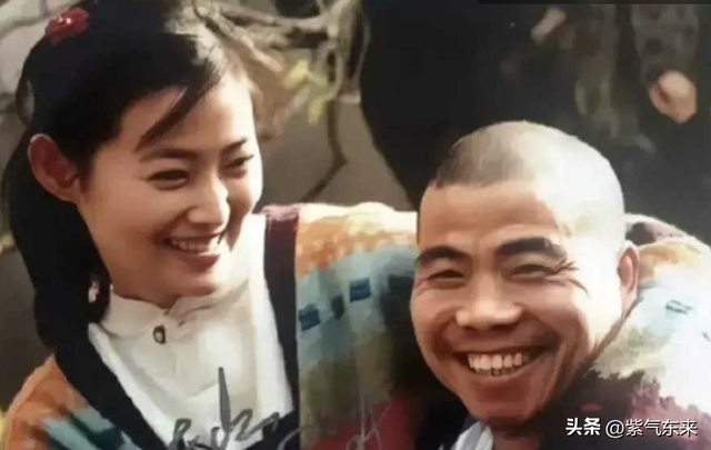 罕见照片:日本女人竟如此开放大胆,女学生脱光衣服全身赤裸上课