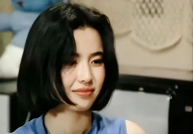 现在嫌她们丑,当年追成狗!这些发福的女明星,当年都是大美女