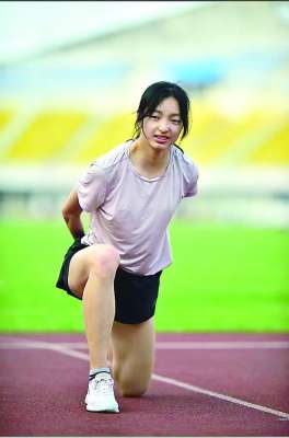 湖南田径美女(跳高最好成绩达177米 株洲女孩张雨潇“跳”进北大)