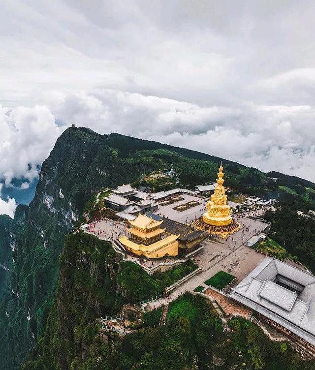 七律.峨眉山(四首)